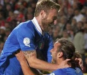 Nazionale a Coverciano. Presenti De Rossi e Osvaldo