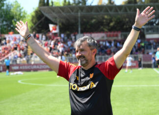 Roma Femminile, Spugna vince la Panchina d’Oro: “Un riconoscimento frutto di amore, passione e ambizione”