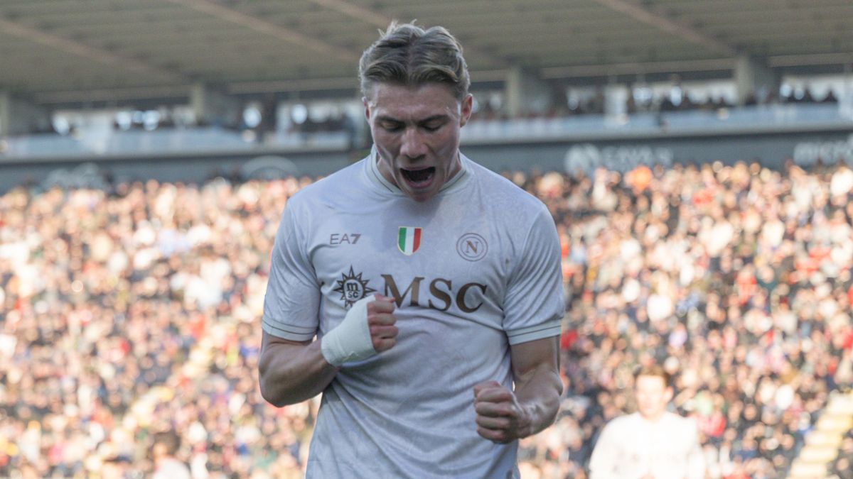 Serie A, Napoli travolgente allo Zini: Hojlund firma la doppietta, Cremonese battuta 2-0. Conte vola al secondo posto