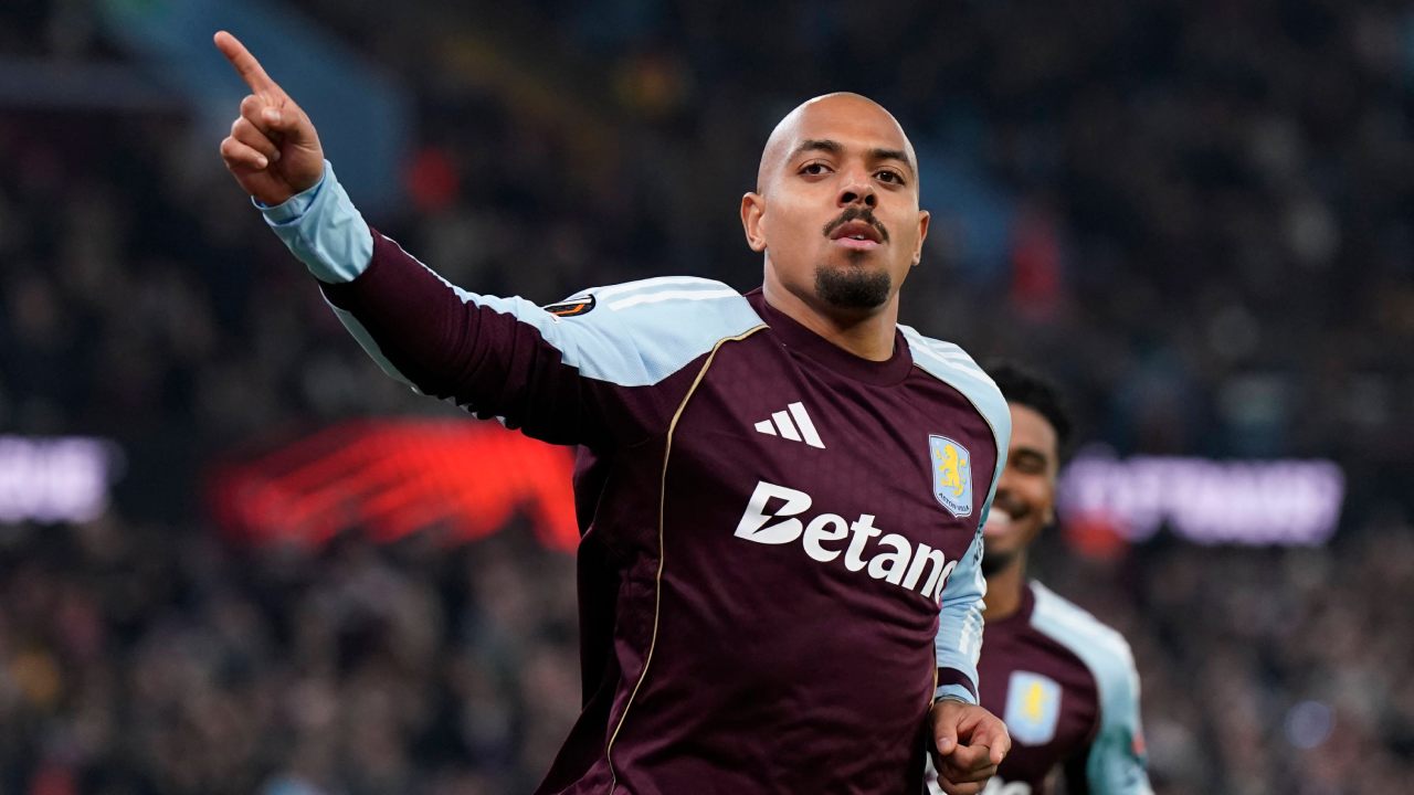 Calciomercato Roma, giornata bollente: Vaz è arrivato, Malen ha detto sì. Si riapre Zirkzee